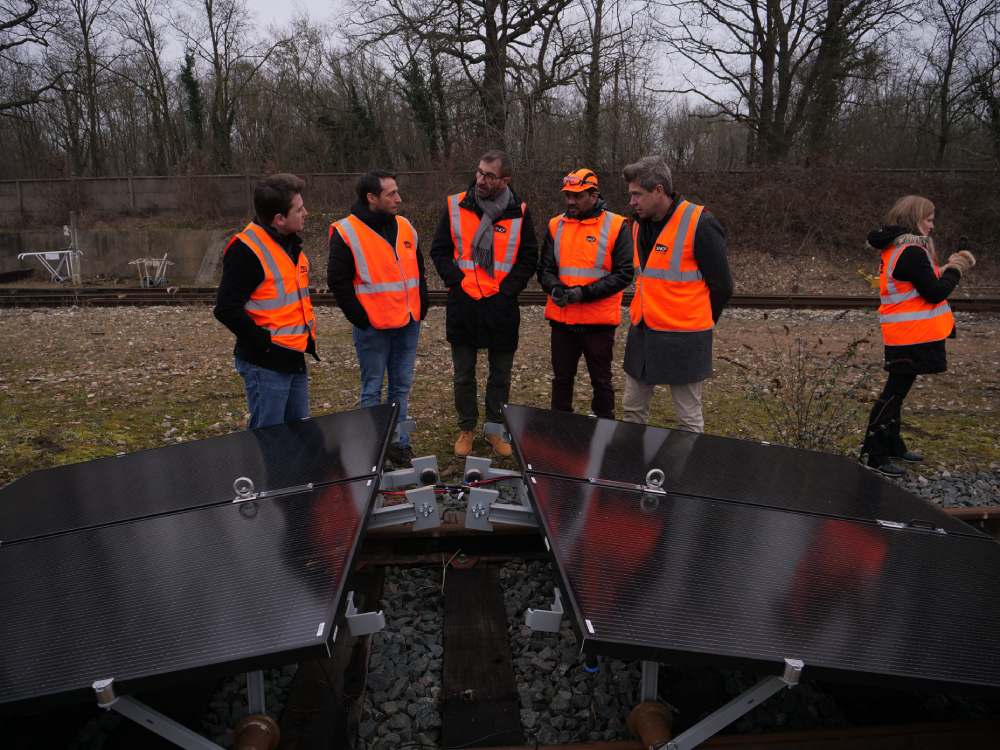 ​ Le Groupe SNCF SNCF mobilité, AREP et Kickmaker s'allient pour innover dans le secteur de l'énergie et de la mobilité durable - travail d'équipe